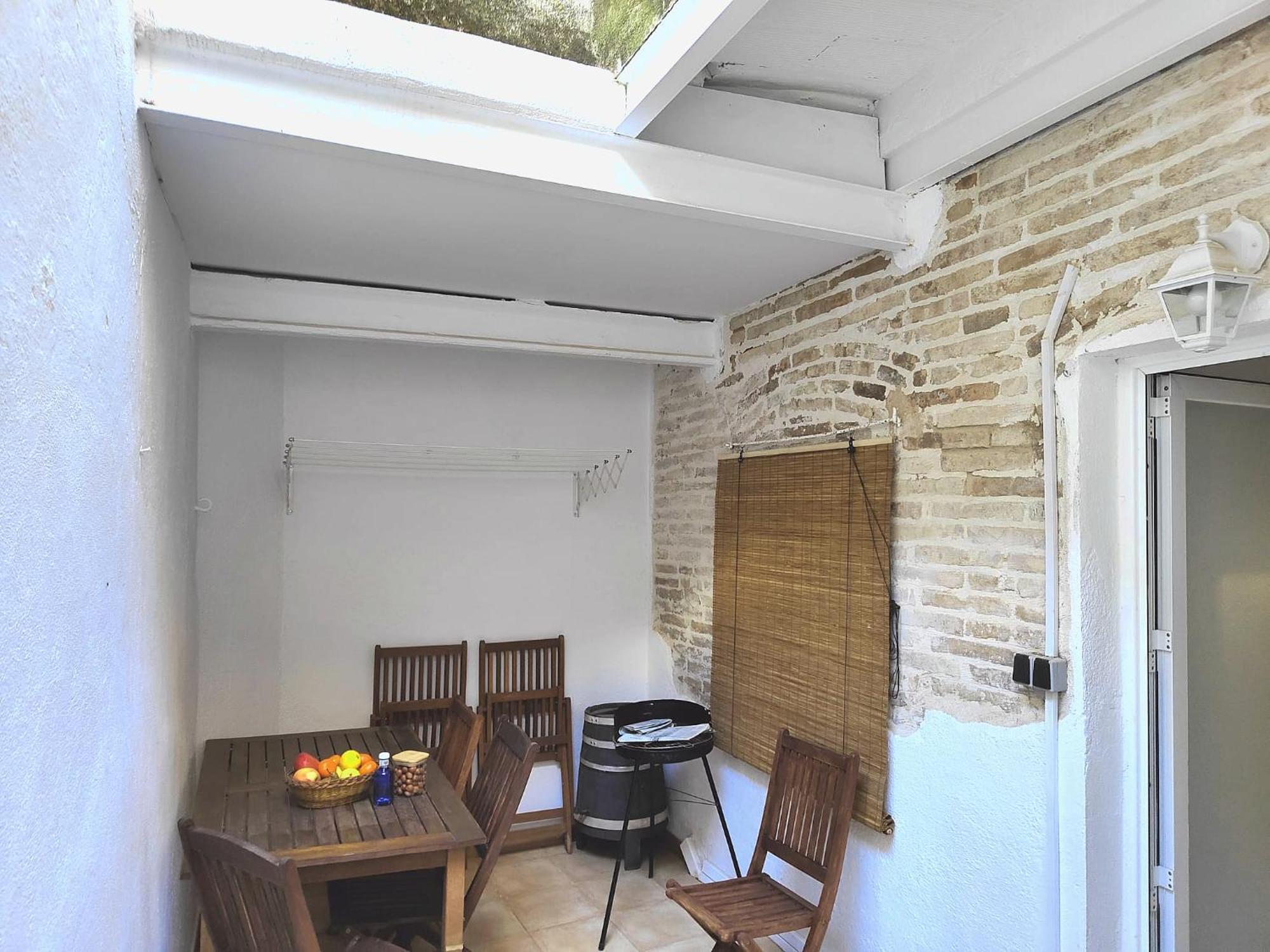 Piso Rustico Con Patio Cerca Del Puerto Apartment